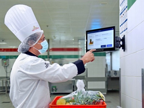 Image for Emirates Flight Catering Leverages AI Technology To Reduce Food Waste By 35%