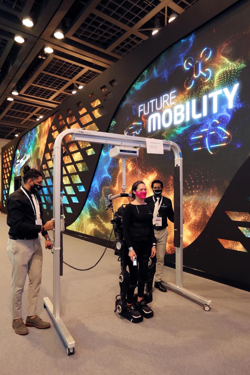 Image for 5G Powered Robots Impress Visitors On Etisalat Stand